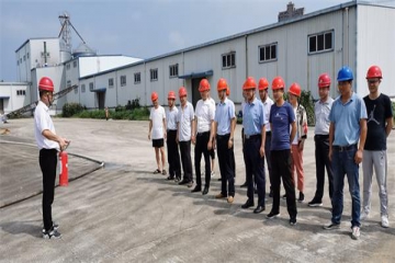 青草香米业集团开展“安全生产月”消防安全演练活动