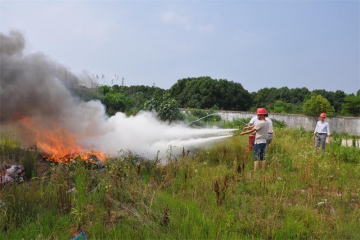 青草香米业集团开展“安全生产月”消防演练活动